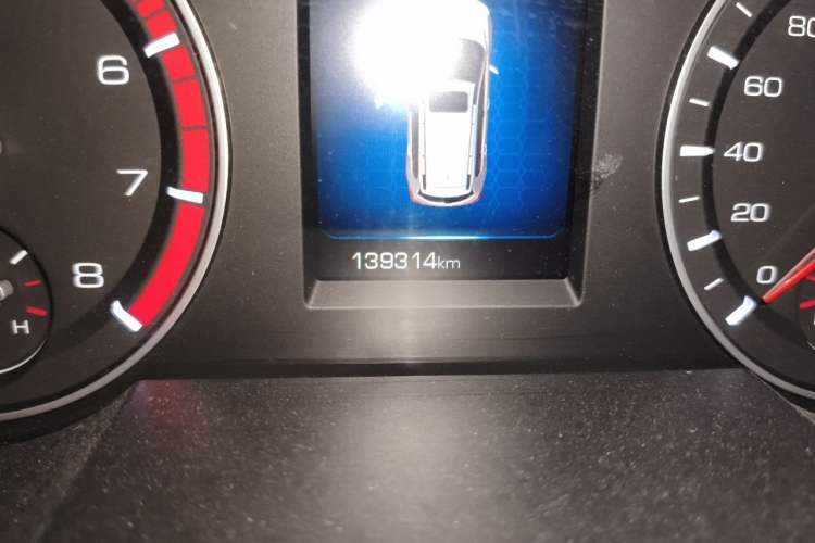Used Haval H6 2018 Sport Edition 1.5T Manual Two-Wheel Drive Elite Model China V Standard Odometer Close Up