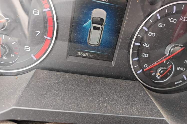 Used Haval H6 2018 Blue Label Sport Edition 1.5T Manual Two-Wheel Drive Elite Model Odometer Close Up