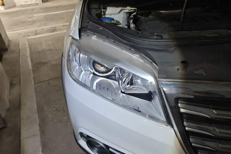 Used Haval H6 2018 Red-Label Sport Edition 1.5T Automatic Two-Wheel Drive Elite Model Right Front Headlight