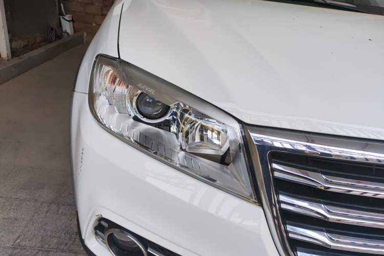 Used Haval H6 2018 Sport Edition 1.5T Automatic Two-Wheel Drive Elite Model China V Standard Right Front Headlight