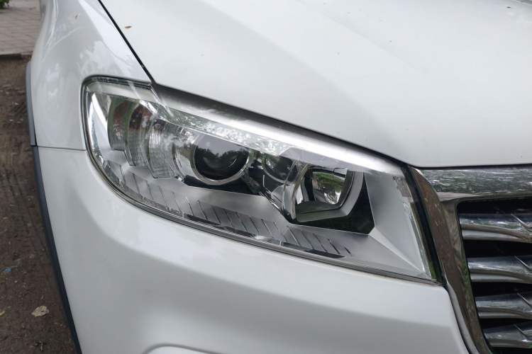 Used Haval H6 2018 Red-Label Sport Edition 1.5T Automatic Two-Wheel Drive Elite Model Right Front Headlight
