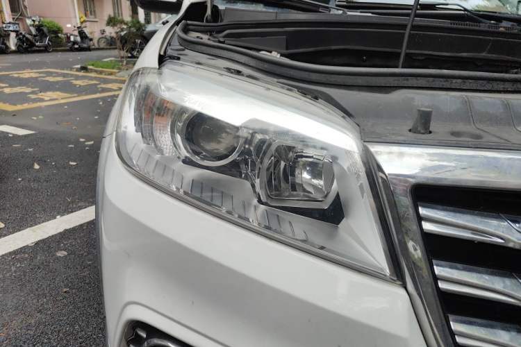 Used Haval H6 2018 Red-Label Sport Edition 1.5T Automatic Two-Wheel Drive Elite Model Right Front Headlight
