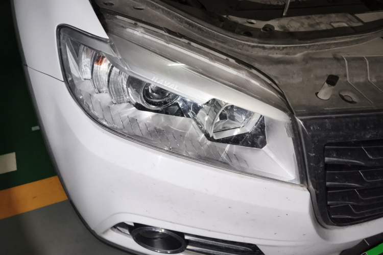 Used Haval H6 2018 Sport Edition 1.5T Manual Two-Wheel Drive Elite Model China V Standard Right Front Headlight