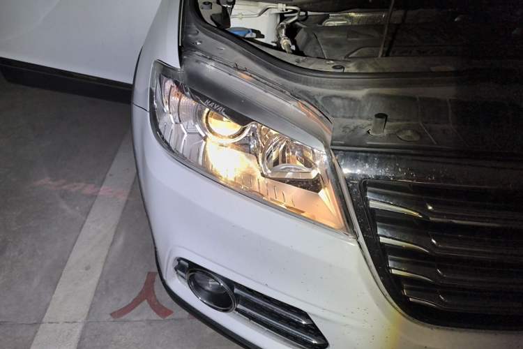 Used Haval H6 2018 Red-Label Sport Edition 1.5T Automatic Two-Wheel Drive Prestige Model Right Front Headlight