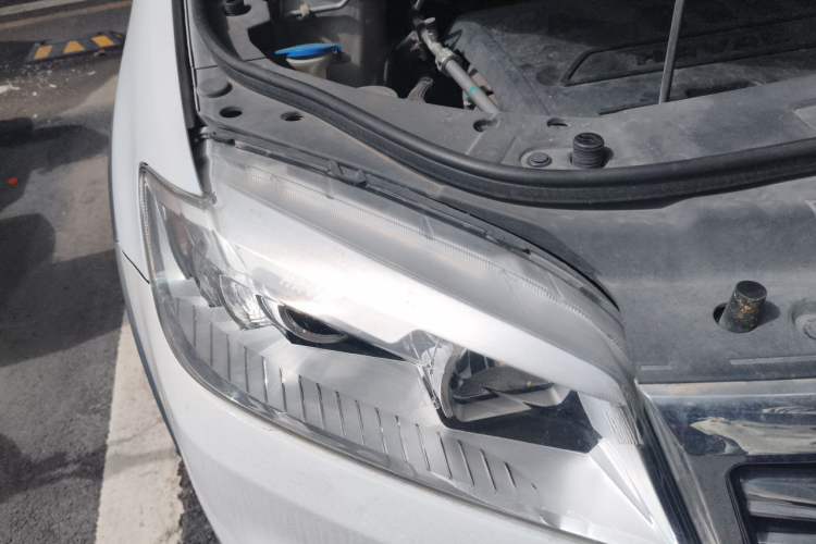 Used Haval H6 2018 Red-Label Sport Version 1.5T Manual Two-Wheel Drive Elite Model Right Front Headlight