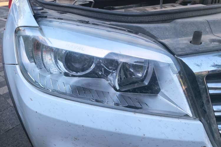 Used Haval H6 2018 Red-Label Sport Version 1.5T Manual Two-Wheel Drive Elite Model Right Front Headlight