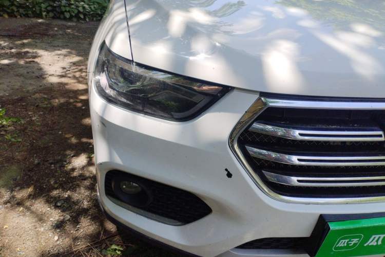 Used Haval H6 2018 Sport Edition 1.5T Automatic Two-Wheel Drive Elite Model China V Standard Right Front Headlight