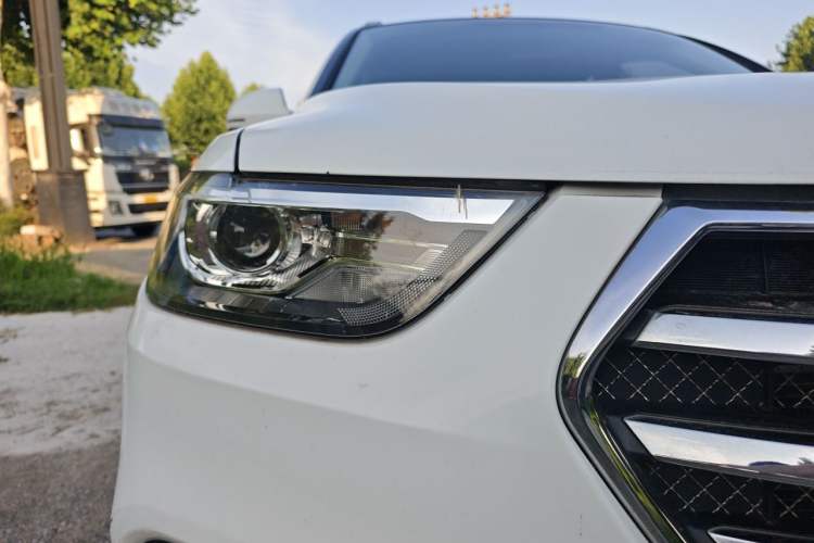 Used Haval H6 2018 Sport Edition 1.5T Manual Two-Wheel Drive Elite Model China V Standard Right Front Headlight