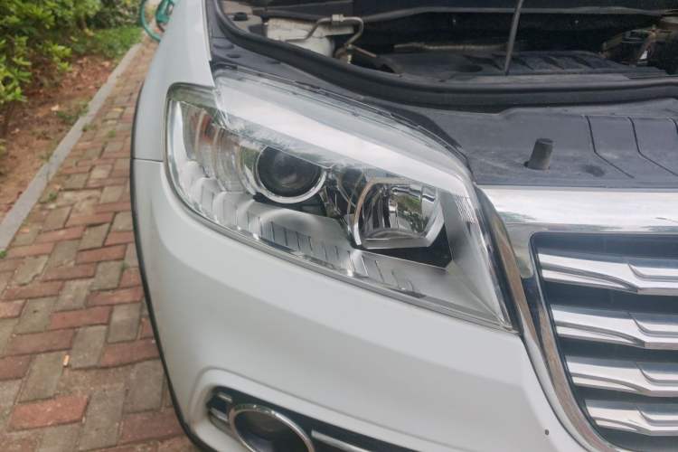 Used Haval H6 2018 Sport Edition 1.5T Automatic Two-Wheel Drive Elite Model China V Standard Right Front Headlight