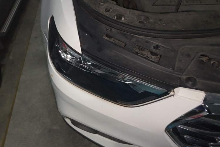 Used Haval H6 2018 Blue Label Sport Edition 1.5T Automatic Two-Wheel Drive Elite Model Right Front Headlight