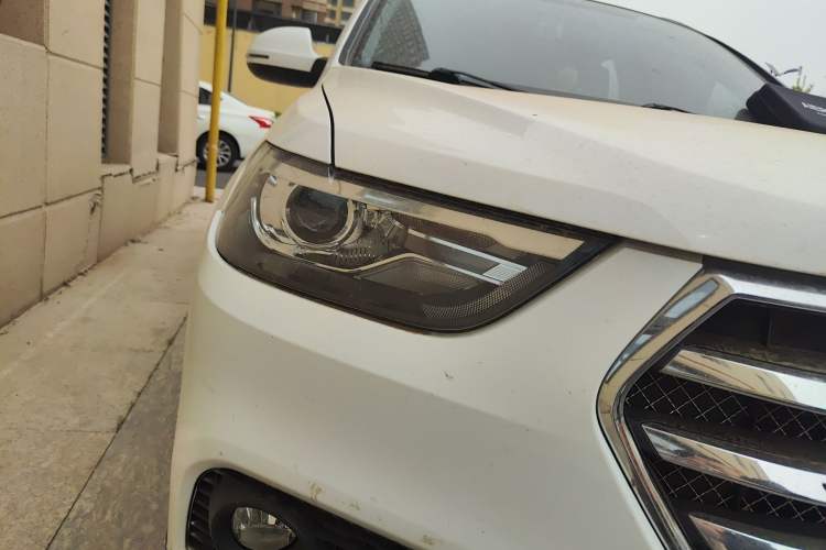 Used Haval H6 2018 Blue Label Sport Edition 1.5T Automatic Two-Wheel Drive Elite Model Right Front Headlight
