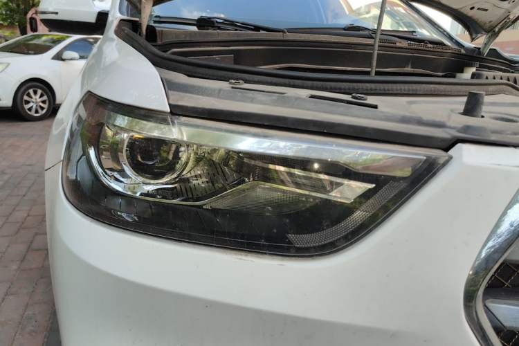 Used Haval H6 2018 Blue Label Sport Edition 1.5T Automatic Two-Wheel Drive Elite Model Right Front Headlight