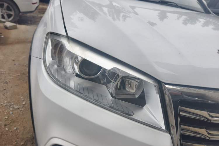 Used Haval H6 2018 Red-Label Sport Version 1.5T Manual Two-Wheel Drive Elite Model Right Front Headlight