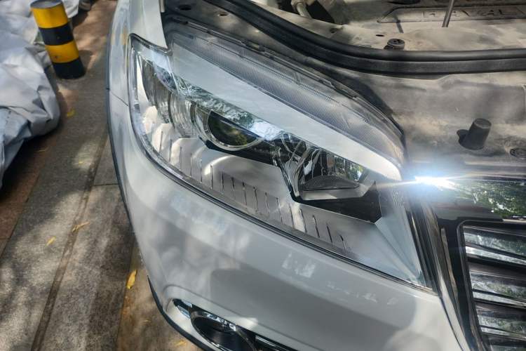 Used Haval H6 2018 Sport Edition 1.5T Automatic Two-Wheel Drive Elite Model China V Standard Right Front Headlight