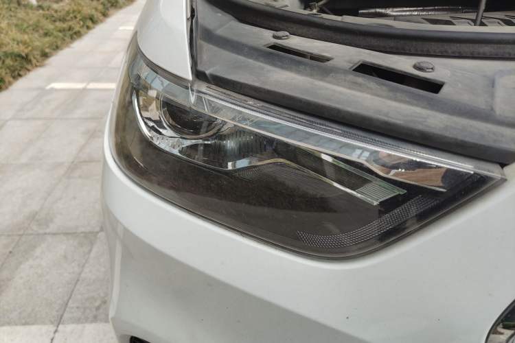 Used Haval H6 2018 Blue Label Sport Edition 1.5T Automatic Two-Wheel Drive Elite Model Right Front Headlight