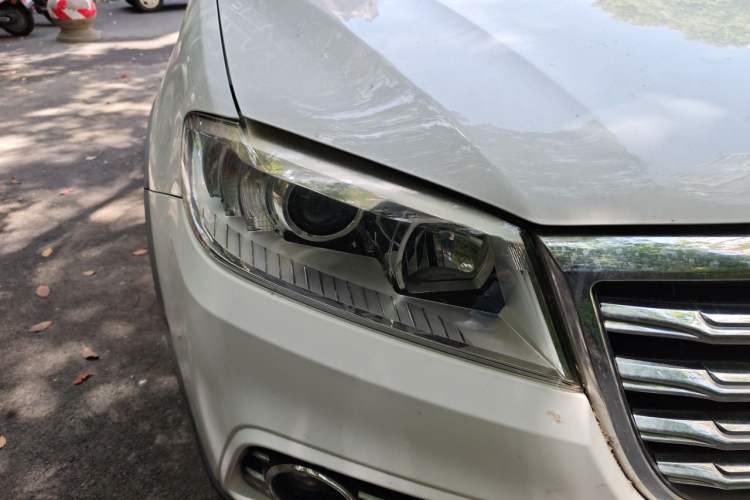Used Haval H6 2018 Red-Label Sport Edition 1.5T Automatic Two-Wheel Drive Elite Model Right Front Headlight