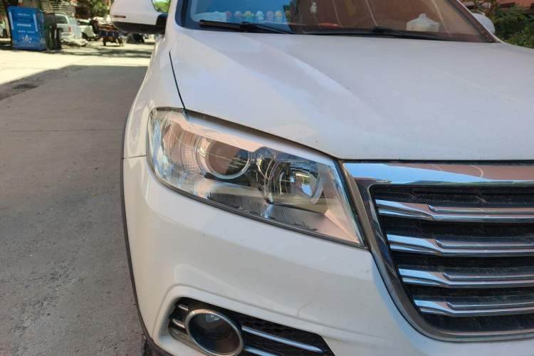 Used Haval H6 2018 Sport Edition 1.5T Automatic Two-Wheel Drive Elite Model China V Standard Right Front Headlight