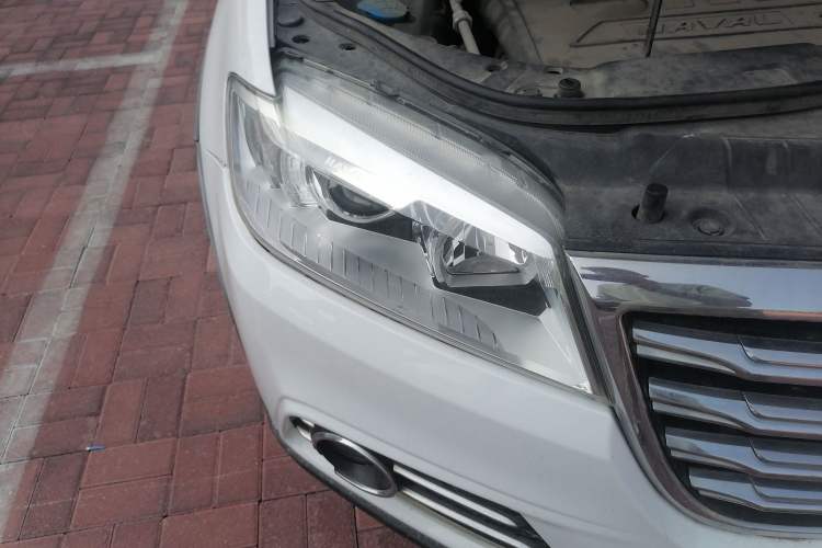 Used Haval H6 2018 Red-Label Sport Edition 1.5T Automatic Two-Wheel Drive Elite Model Right Front Headlight