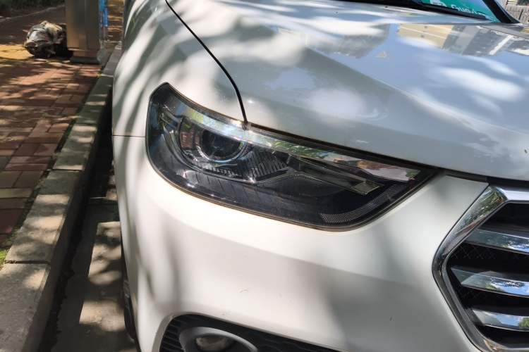 Used Haval H6 2018 Blue Label Sport Edition 1.5T Automatic Two-Wheel Drive Elite Model Right Front Headlight