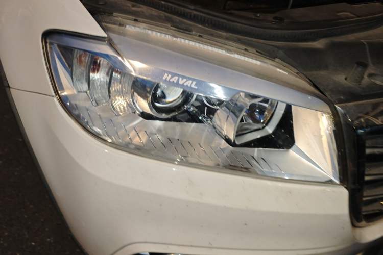 Used Haval H6 2018 Red-Label Sport Edition 1.5T Automatic Two-Wheel Drive Elite Model Right Front Headlight