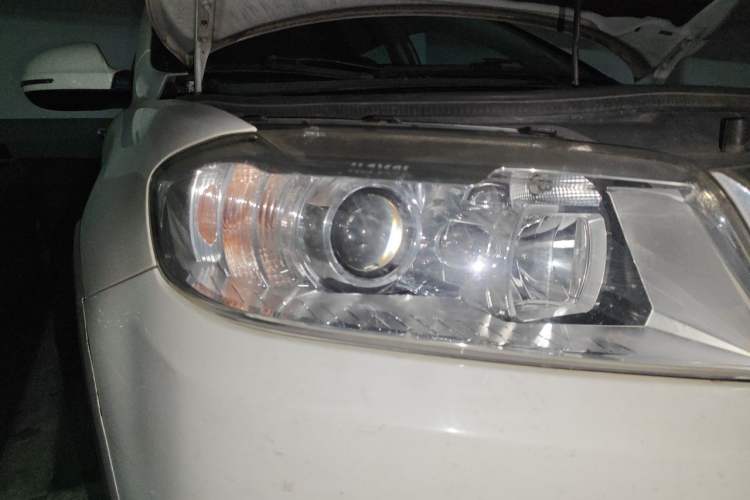 Used Haval H6 2018 Red-Label Sport Version 1.5T Manual Two-Wheel Drive Elite Model Right Front Headlight
