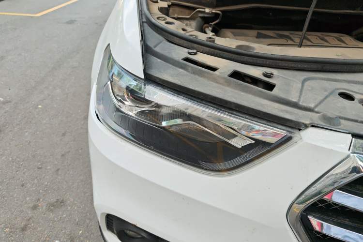 Used Haval H6 2018 Blue Label Sport Edition 1.5T Automatic Two-Wheel Drive Elite Model Right Front Headlight