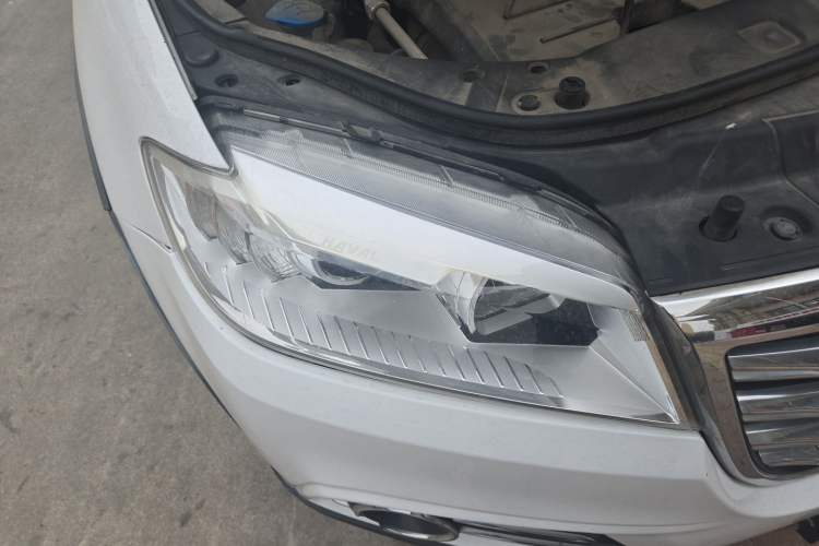 Used Haval H6 2018 Red-Label Sport Edition 1.5T Automatic Two-Wheel Drive Elite Model Right Front Headlight
