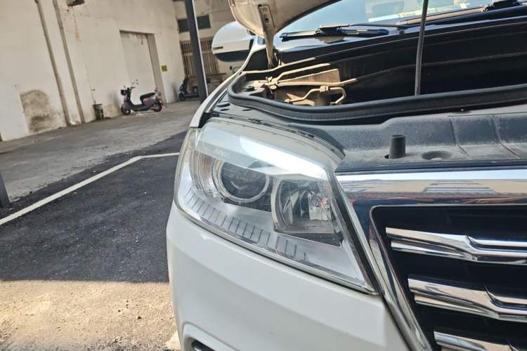 Used Haval H6 2018 Red-Label Sport Edition 1.5T Automatic Two-Wheel Drive Elite Model Right Front Headlight