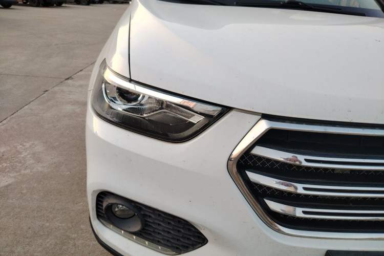 Used Haval H6 2018 Blue Label Sport Edition 1.5T Automatic Two-Wheel Drive Elite Model Right Front Headlight