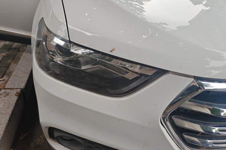 Used Haval H6 2018 Blue Label Sport Edition 1.5T Automatic Two-Wheel Drive Prestige Model Right Front Headlight