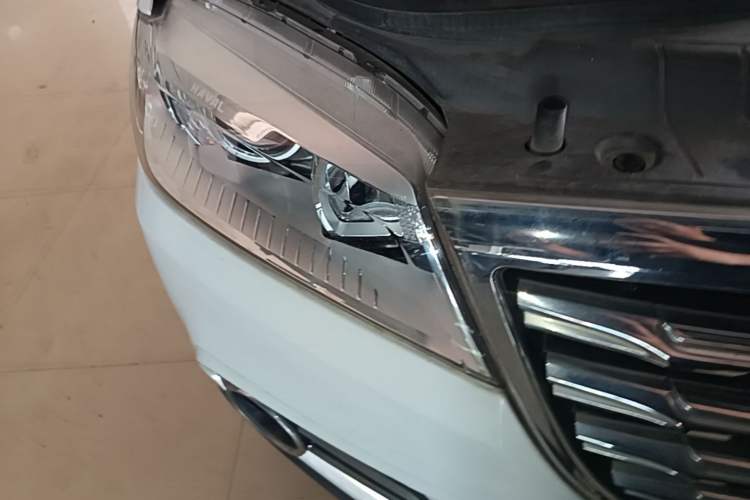 Used Haval H6 2018 Red-Label Sport Edition 1.5T Automatic Two-Wheel Drive Prestige Model Right Front Headlight