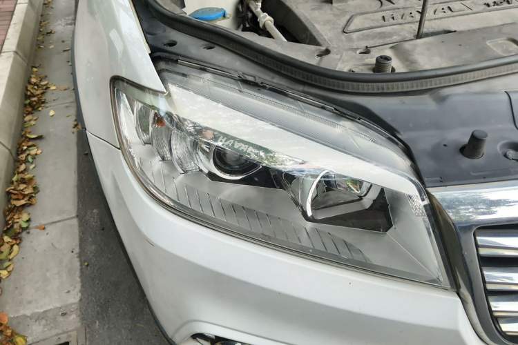 Used Haval H6 2018 Red-Label Sport Edition 1.5T Automatic Two-Wheel Drive Elite Model Right Front Headlight