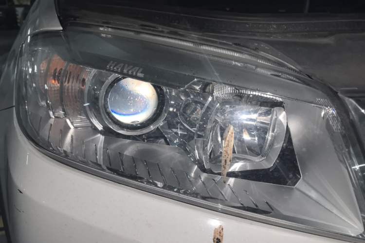 Used Haval H6 2018 Red-Label Sport Edition 1.5T Automatic Two-Wheel Drive Elite Model Right Front Headlight
