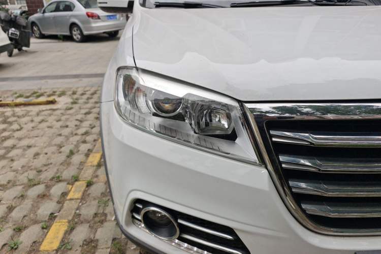 Used Haval H6 2018 Red-Label Sport Edition 1.5T Automatic Two-Wheel Drive Elite Model Right Front Headlight