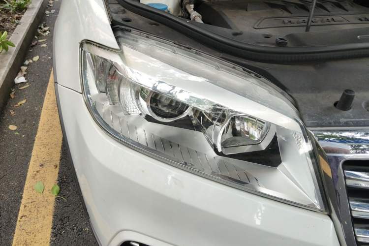 Used Haval H6 2018 Red-Label Sport Edition 1.5T Automatic Two-Wheel Drive Elite Model Right Front Headlight