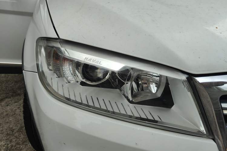 Used Haval H6 2018 Red-Label Sport Edition 1.5T Automatic Two-Wheel Drive Elite Model Right Front Headlight