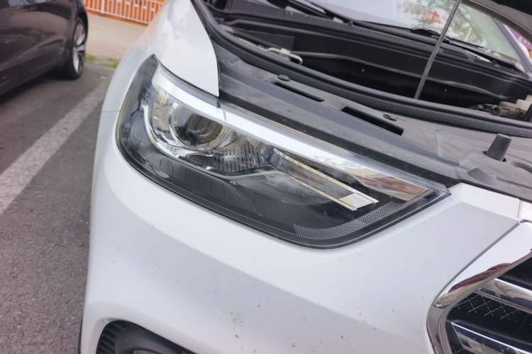 Used Haval H6 2018 Blue Label Sport Edition 1.5T Automatic Two-Wheel Drive Elite Model Right Front Headlight