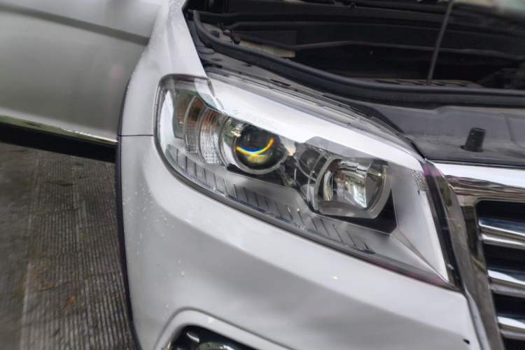 Used Haval H6 2018 Sport Edition 1.5T Automatic Two-Wheel Drive Elite Model China V Standard Right Front Headlight