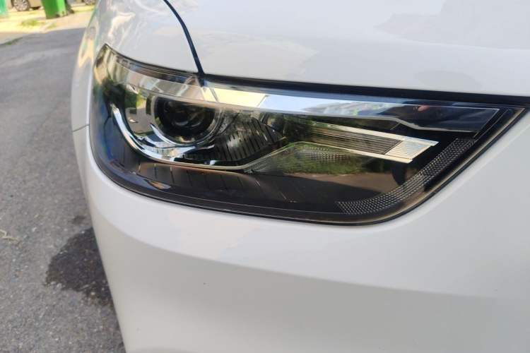 Used Haval H6 2018 Blue Label Sport Edition 1.5T Automatic Two-Wheel Drive Elite Model Right Front Headlight