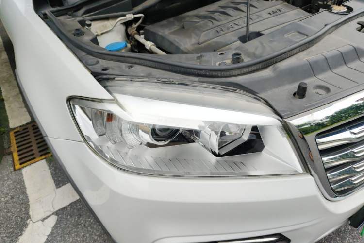 Used Haval H6 2018 Red-Label Sport Edition 1.5T Automatic Two-Wheel Drive Elite Model Right Front Headlight