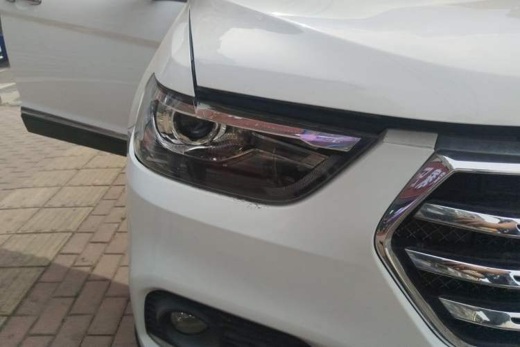 Used Haval H6 2018 Blue Label Sport Edition 1.5T Automatic Two-Wheel Drive Prestige Model Right Front Headlight