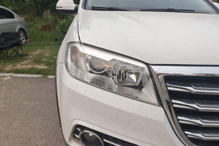Used Haval H6 2018 Sport Edition 1.5T Automatic Two-Wheel Drive Elite Model China V Standard Right Front Headlight
