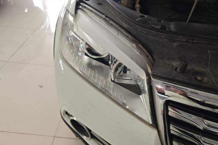 Used Haval H6 2018 Sport Edition 1.5T Automatic Two-Wheel Drive Elite Model China V Standard Right Front Headlight
