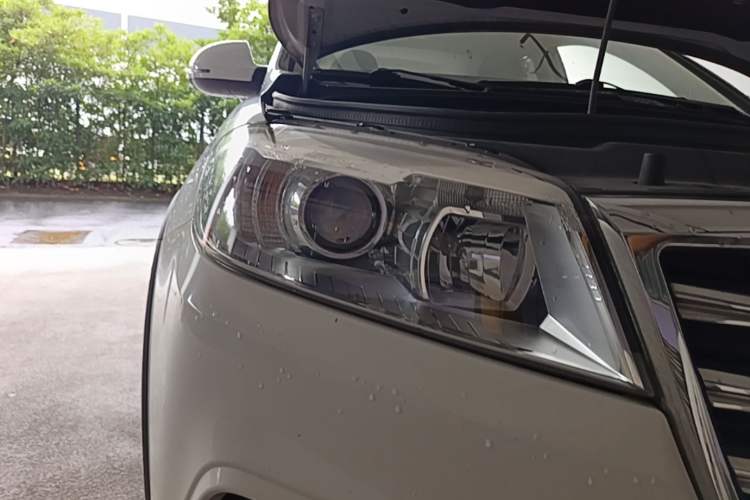 Used Haval H6 2018 Red-Label Sport Edition 1.5T Automatic Two-Wheel Drive Elite Model Right Front Headlight
