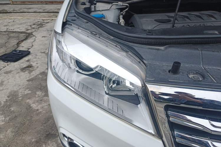 Used Haval H6 2018 Red-Label Sport Edition 1.5T Automatic Two-Wheel Drive Elite Model Right Front Headlight