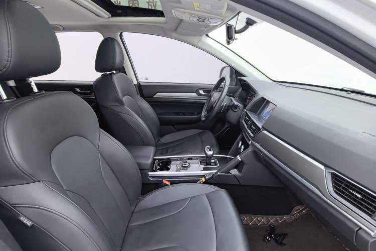 Used Haval H6 2018 Sport Edition 1.5T Automatic Two-Wheel Drive Elite Model China V Standard Right Front Seat
