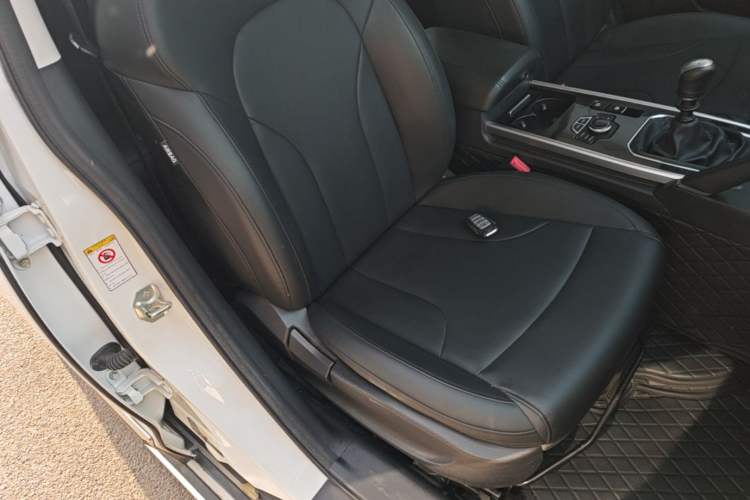 Used Haval H6 2018 Sport Edition 1.5T Manual Two-Wheel Drive Elite Model China V Standard Right Front Seat