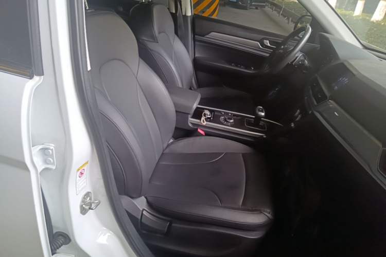 Used Haval H6 2018 Sport Edition 1.5T Automatic Two-Wheel Drive Elite Model China V Standard Right Front Seat