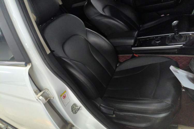 Used Haval H6 2018 Sport Edition 1.5T Manual Two-Wheel Drive Elite Model China V Standard Right Front Seat