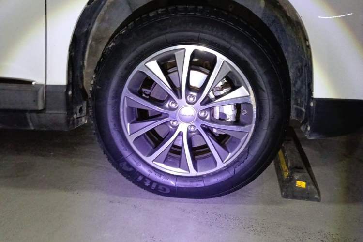Used Haval H6 2018 Blue Label Sport Edition 1.5T Automatic Two-Wheel Drive Prestige Model Right Front Wheel Hub